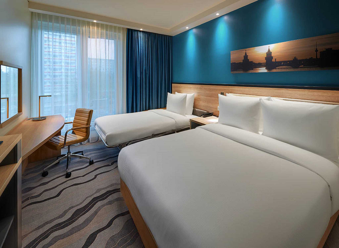 Bedroom 3, Hampton Inn Berlin City Centre Alexanderplatz, Berlin