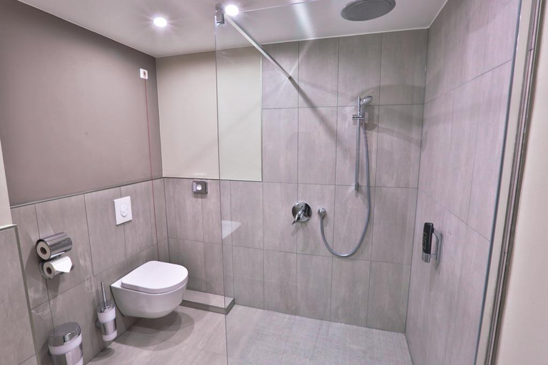 Bathroom 4, Ocak Aparthotel, Berlin