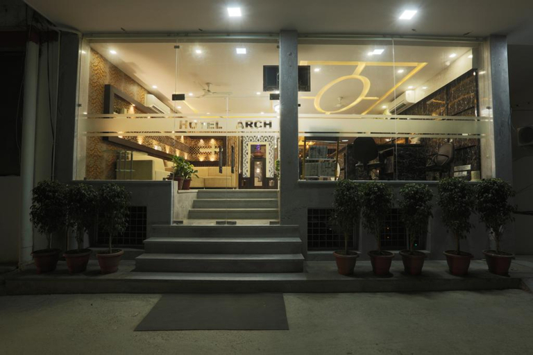 Public Area 1, Airport Hotel Arch New Delhi, West