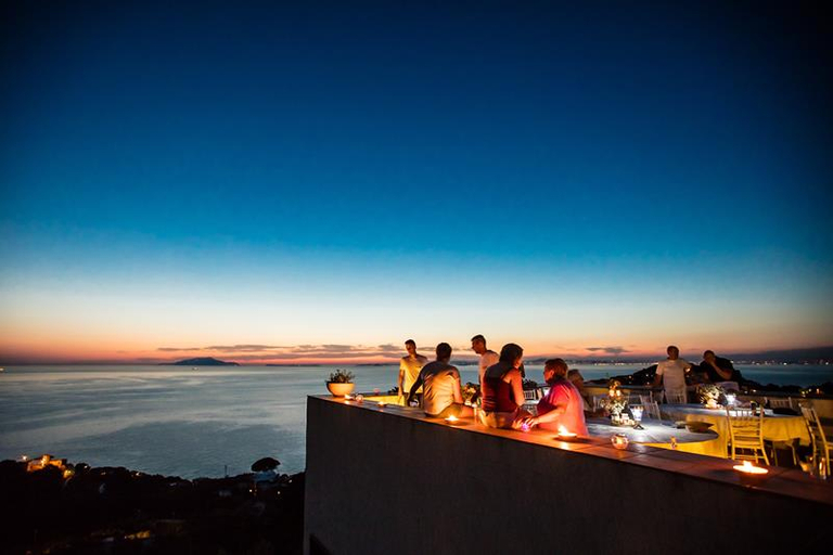 Others, Villa Idylle, Napoli