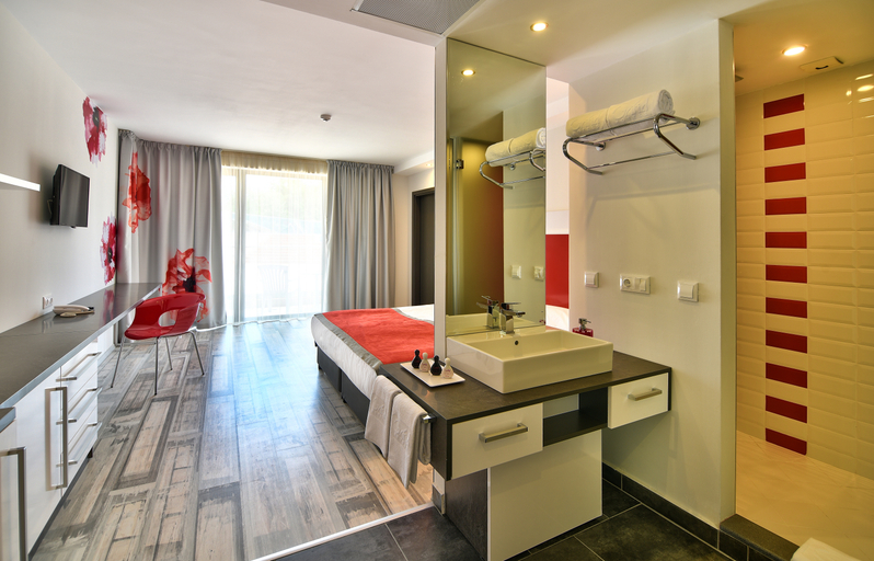 Bathroom 4, Grifid Hotel Foresta, Varna