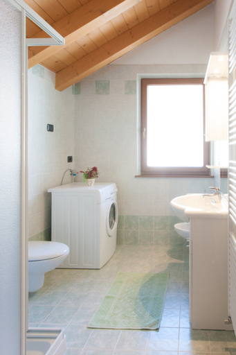 Bathroom 3, Casa al Moro, Belluno