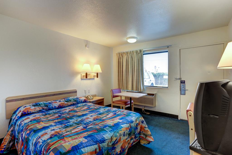 Bedroom 4, Rodeway Inn Jonesboro Area, Craighead