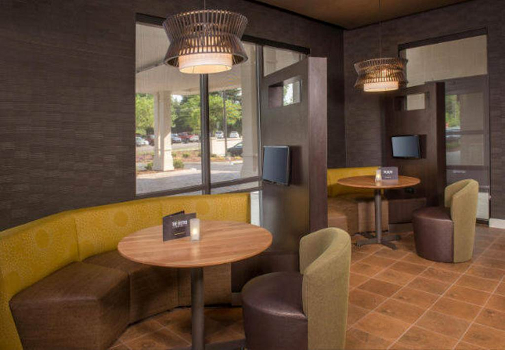 Public Area 2, Courtyard by Marriott Hershey Chocolate Avenue, Dauphin