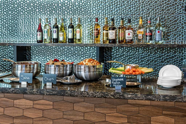 Food & Drinks