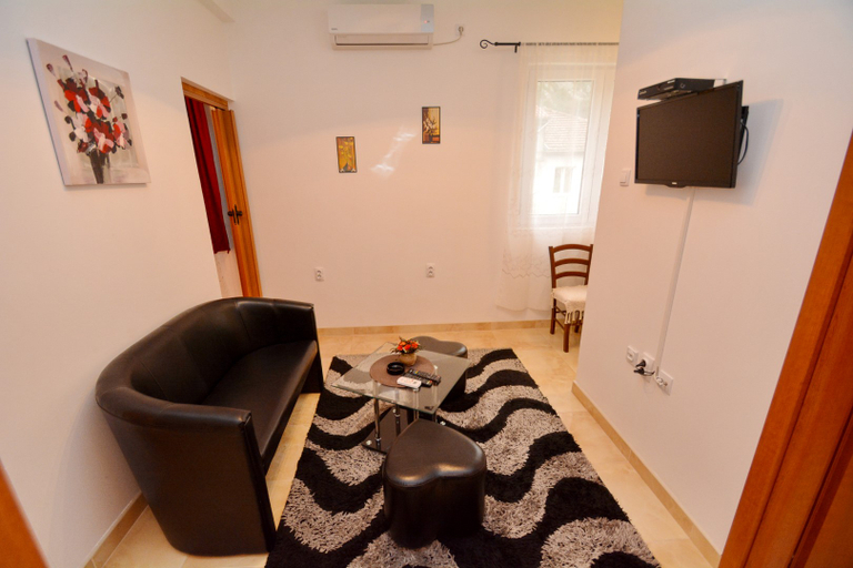 Public Area 2, Apartments Marinero