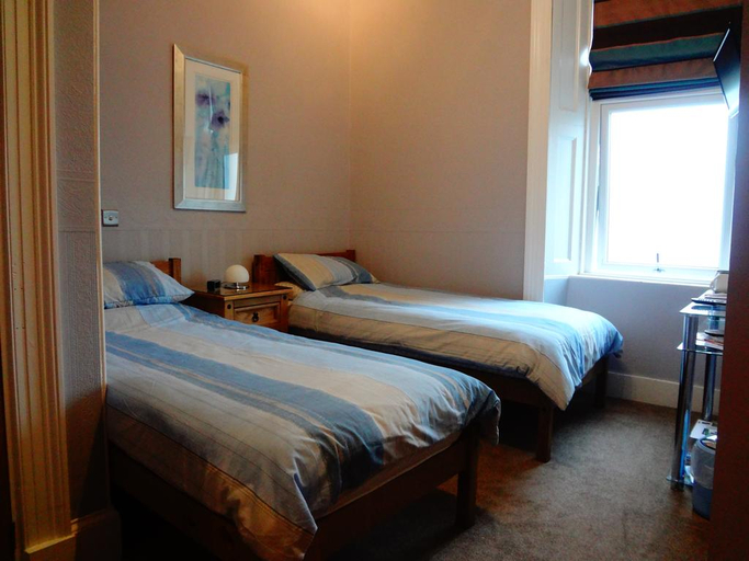 Bedroom 2, Macbeth Arms Hotel, Aberdeenshire