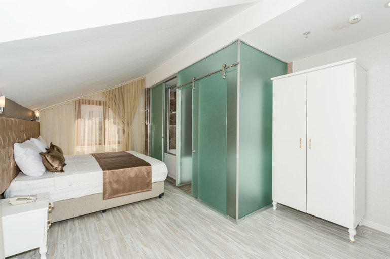 Bedroom 2, Grand Pamir Hotel, Fatih