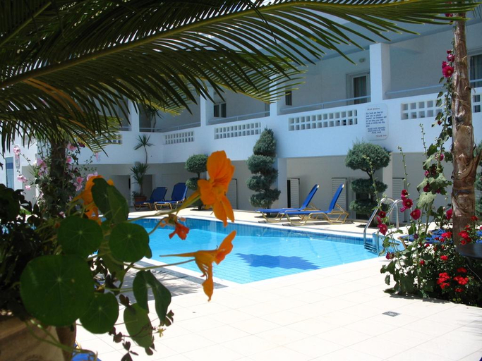 Sport & Beauty 5, Emerald Studios & Hotel, Crete