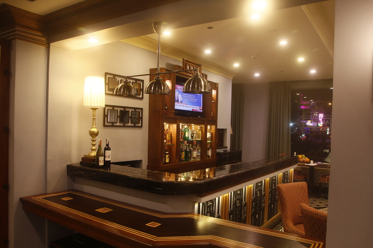 Public Area 2, Herald Suites Polaris, Makati City