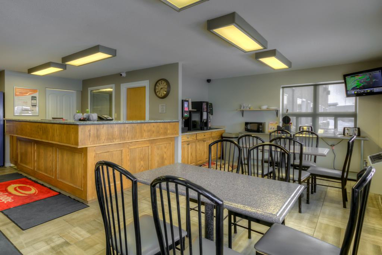 Public Area 2, Econo Lodge, Division No. 6