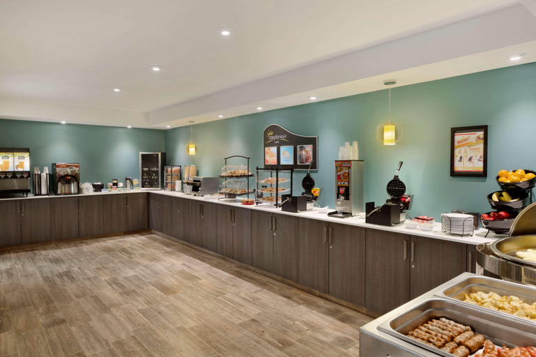 Food & Drinks, Fairfield Inn & Suites by Marriott Airdrie, Division No. 6