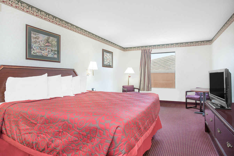 Bedroom 5, Gray Inn and Suites, Jones