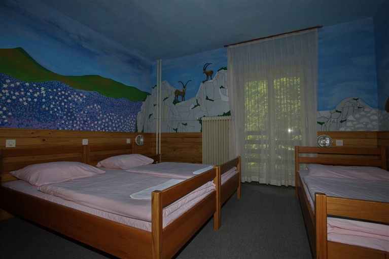 Bedroom 4, Hostel pod Voglom, Bohinj