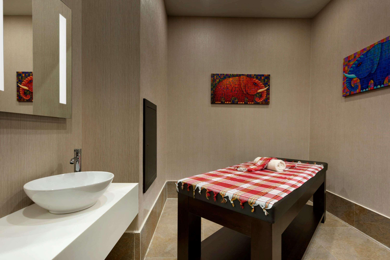 Bathroom 3, Tryp By Wyndham Istanbul Taksim, Beyoğlu
