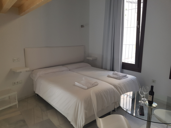 Bedroom 2, Malaga City Breaks, Málaga