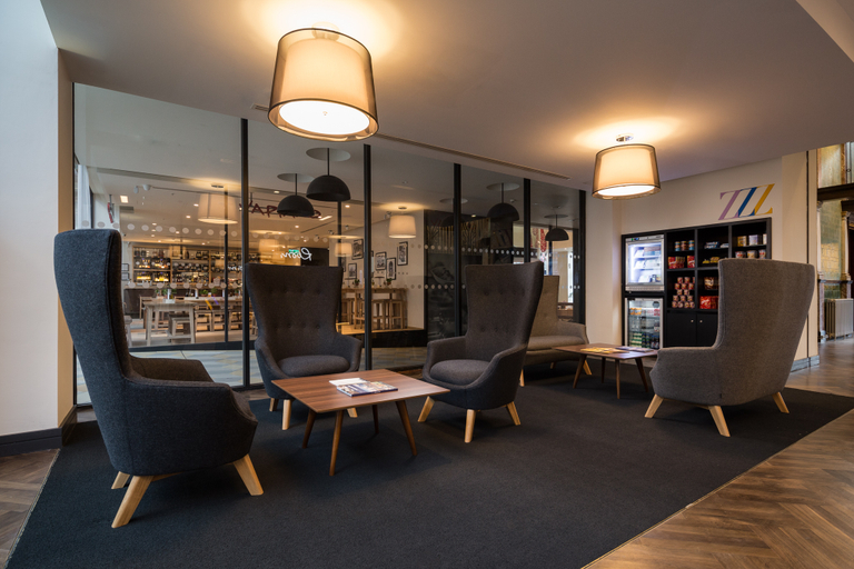 Food & Drinks, Roomzzz Manchester Victoria, Sheffield