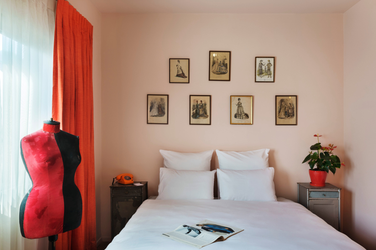 Bedroom 4, Dave Gordon - son of a Brown