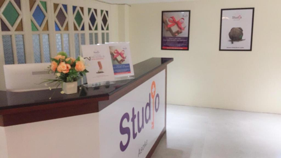 Public Area 4, Studio F Sukhumvit, Wattana