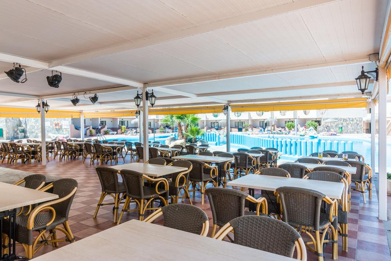Food & Drinks 5, Apartamentos Lentiscos by MIJ, Baleares