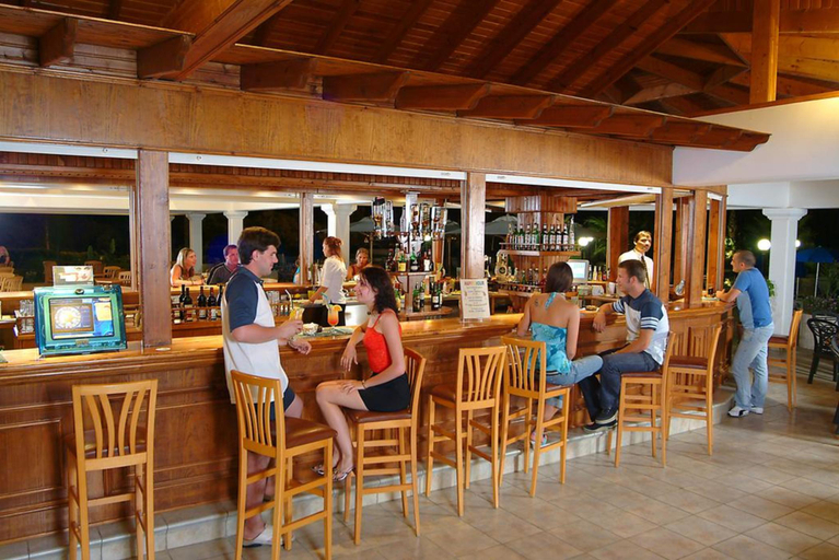 Food & Drinks 5, Nissiana Hotel and Bungalows