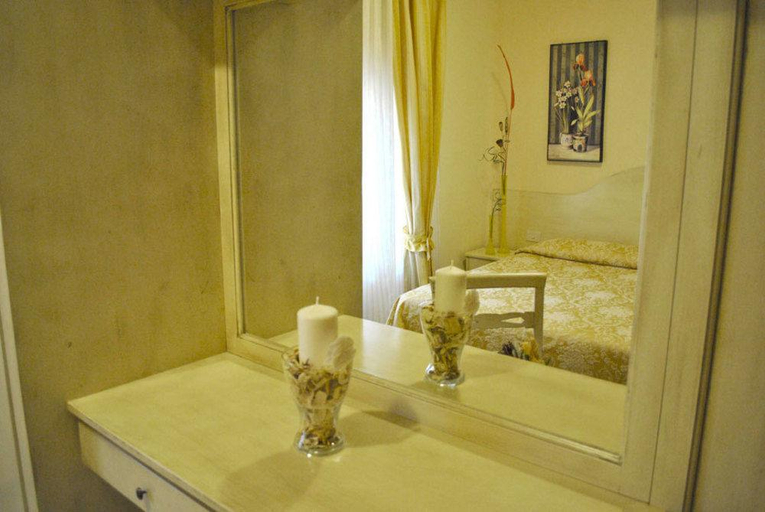Bathroom 5, Hotel Villa San Giorgio, Siena
