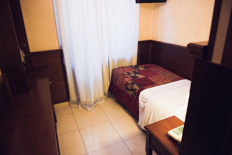Bedroom 3, Hotel Robinson, Rome