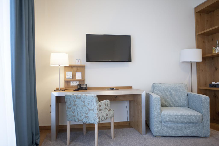 Bedroom 2, Hotel Olymp Munich, Freising
