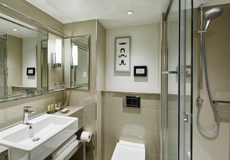 Bathroom 5, Marriott Hotel London Regents Park, London