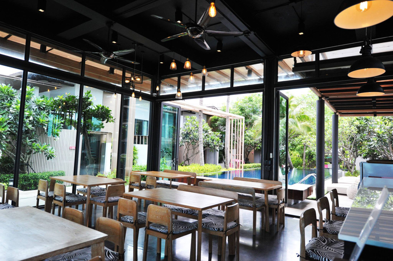 Food & Drinks 3, Eco Moment Beach Resort, Ban Laem