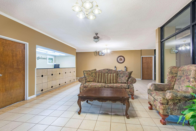 Public Area 2, Hampton Inn by Hilton Clanton, Chilton