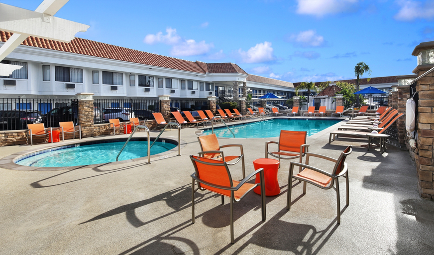 Sport & Beauty 5, Tropicana Inn & Suites, Orange