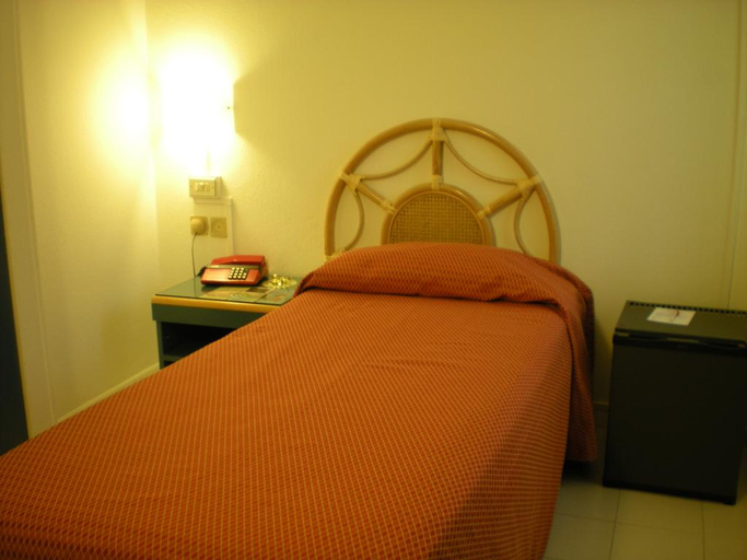 Bedroom 4, Hotel Palme, La Spezia