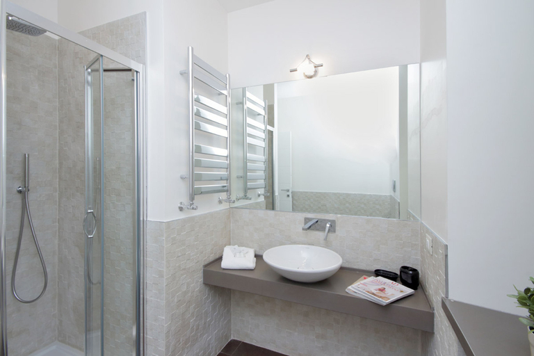 Bathroom 4, Colosseo Gardens - My Extra Home, Rome