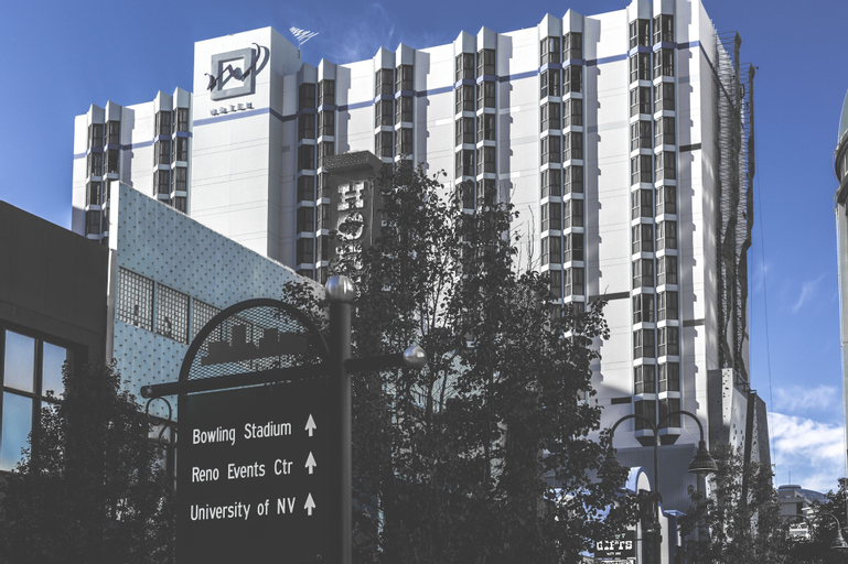 Whitney Peak Hotel, Washoe