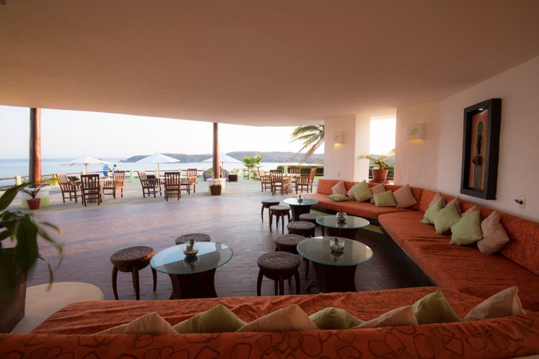 Food & Drinks, Punta Serena, La Huerta