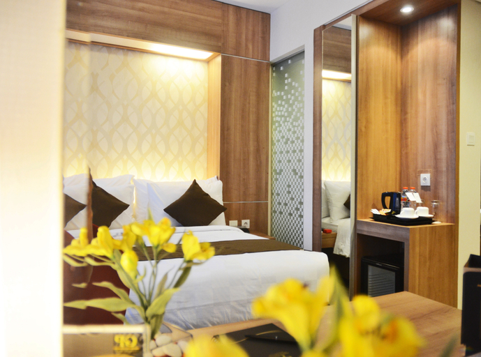 Bedroom 2, GP Mega Kuningan Hotel, South Jakarta