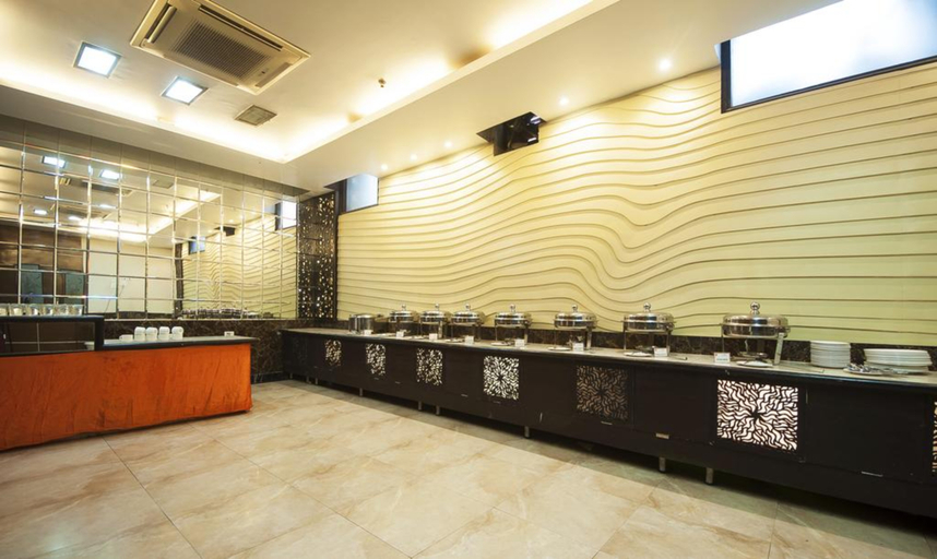 Public Area 2, Le Cadre, Delhi
