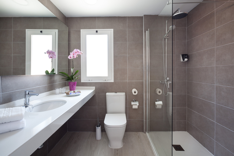 Bathroom 5, Playaolid Suites and Apartments, Santa Cruz de Tenerife