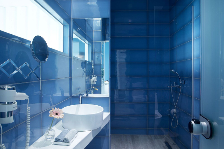 Bathroom 5, Alkyonis, Central Macedonia