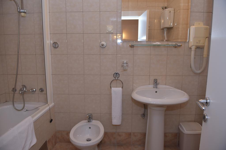 Bathroom 4, Palace Hotel, Belgrade