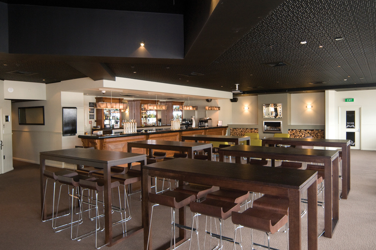 Food & Drinks 5, Distinction Palmerston North Hotel, Palmerston North