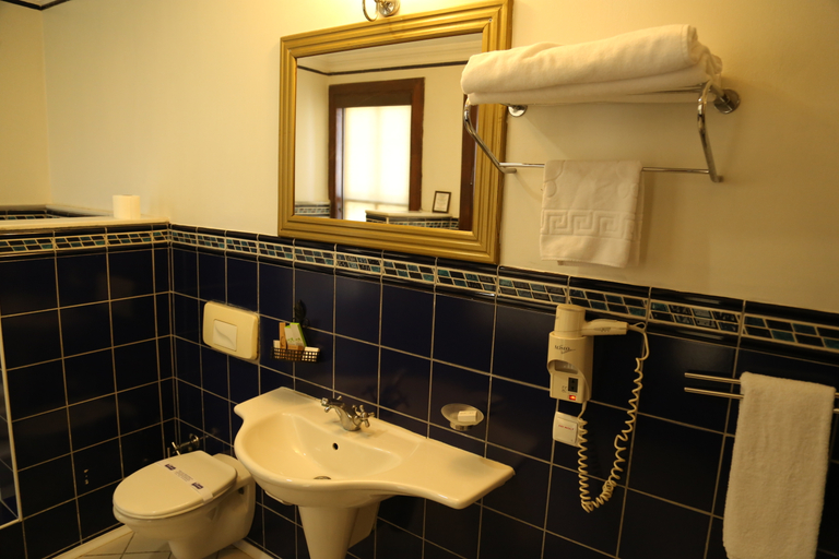 Bathroom 5, Otantik Club Hotel & SPA, Nilüfer
