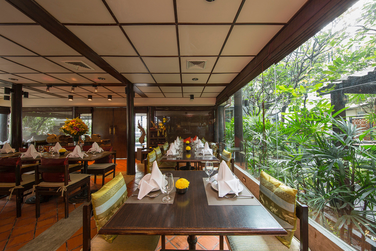Food & Drinks 5, The Rose Residence Bangkok, Bang Rak