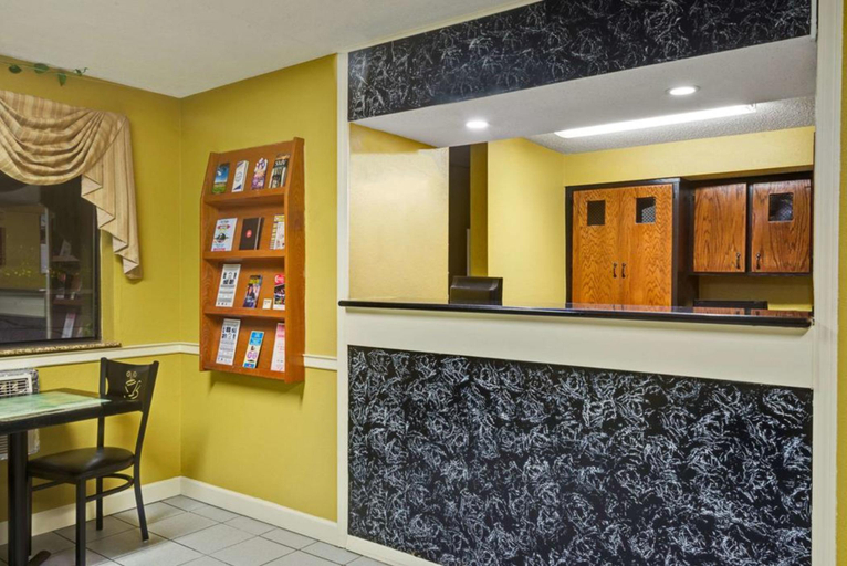 Public Area 2, Days Inn by Wyndham Torrington, Litchfield
