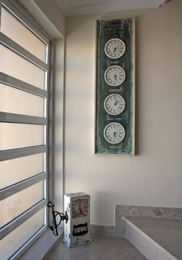 AHO Guest House, Almada