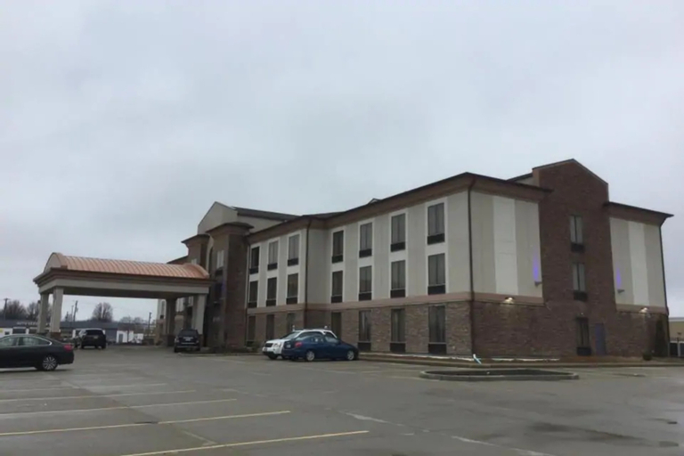 Exterior & Views 1, Best Western St. Louis Airport North Hotel & Suites, Saint Louis