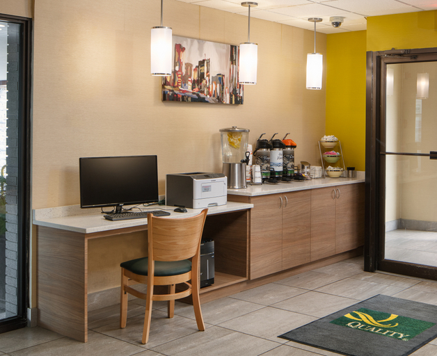 Public Area 3, Quality Inn & Suites Downtown Windsor, Essex