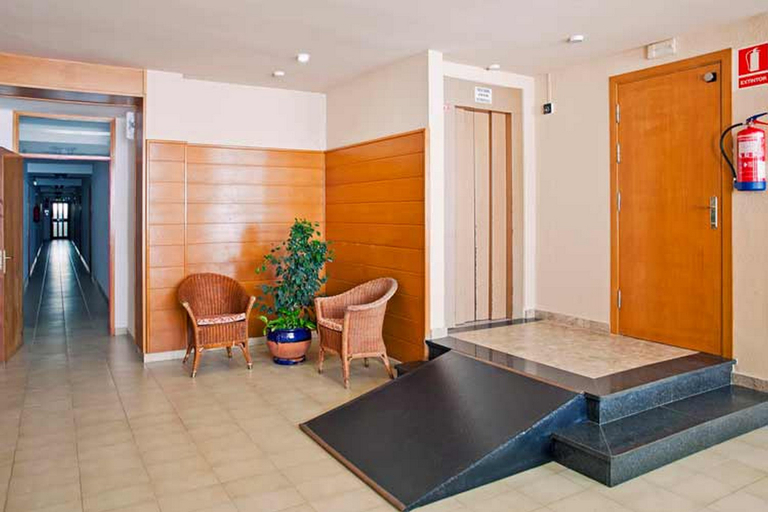 Public Area 3, Estartit Confort, Girona