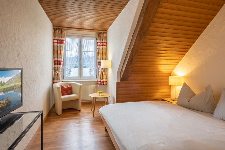 Bedroom 5, Neuhaus Golf- & Strandhotel, Interlaken